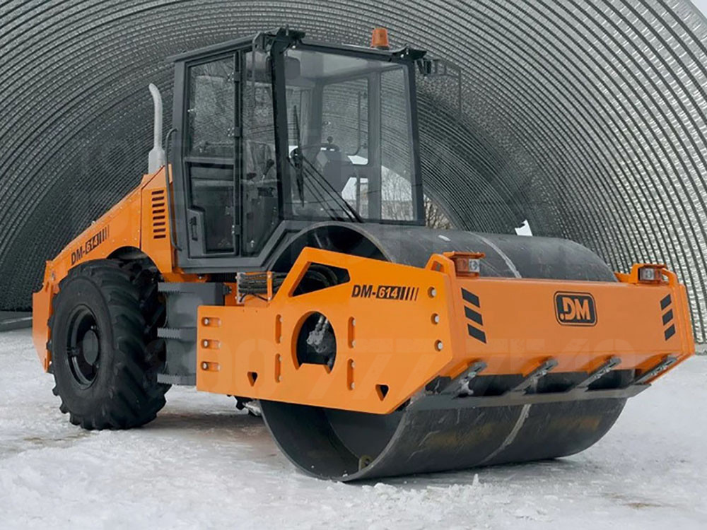 Купить Каток грунтовый DM-614 комбинированный и другую дорожную, коммунальную, строительную спецтехнику в Торговом Доме «Регион 45».