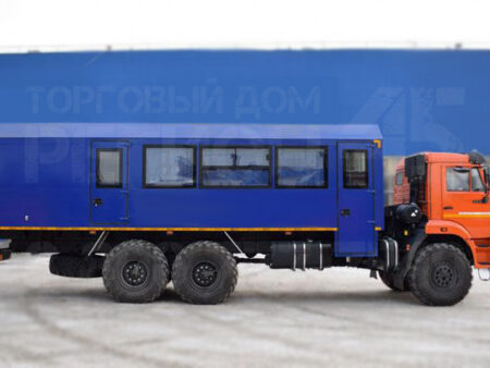 Вахтовый автобус Камаз 43118-3011 с грузовым отсеком - Изображение 1