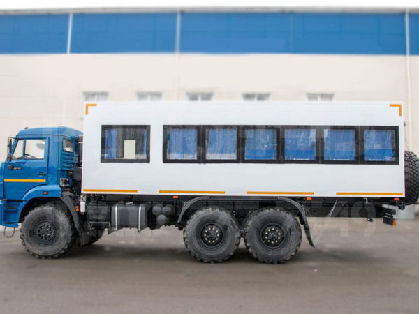 Купить Вахтовый автобус Камаз 43502-3036 и другую дорожную, коммунальную, строительную спецтехнику в Торговом Доме «Регион 45».