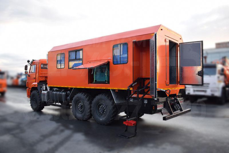 Купить Вахтовый автобус Камаз 43502-3036 и другую дорожную, коммунальную, строительную спецтехнику в Торговом Доме «Регион 45».