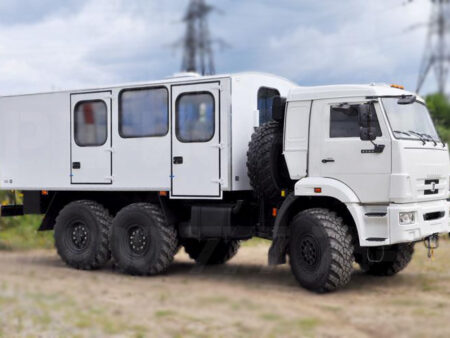 Вахтовый автобус Камаз 5350-66 с грузовым отсеком - Изображение 1