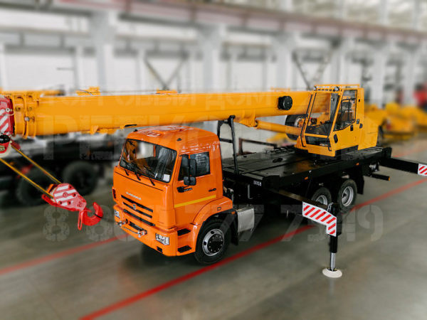 Купить Автокран КамАЗ КС-45717K-1М и другую дорожную, коммунальную, строительную спецтехнику в Торговом Доме «Регион 45».