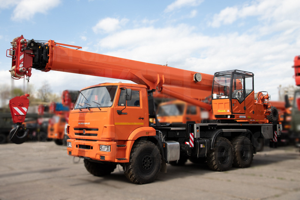 Купить Автокран КамАЗ 43118-46 КС-55713-5К-4 LIGHT (6х6) и другую дорожную, коммунальную, строительную спецтехнику в Торговом Доме «Регион 45».